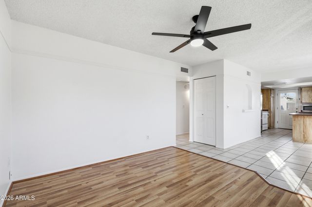 1033 E BENDIX Drive, Tempe, AZ 85283