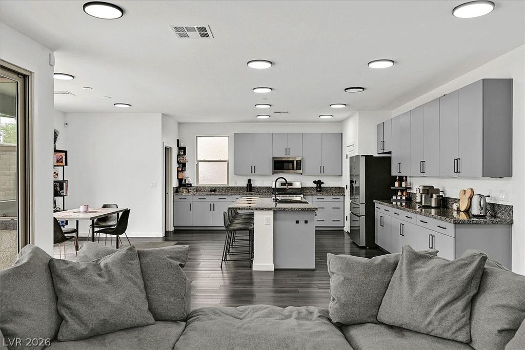 728 Emerson Creek Court, North Las Vegas, NV 89084 — photo 5