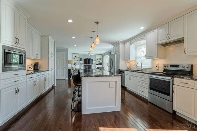 2030 Winding Creek Lane, Mason, OH 45040