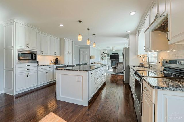 2030 Winding Creek Lane, Mason, OH 45040