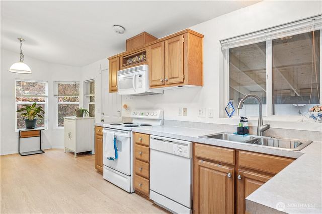 7083 NE Taurus Lane, Bremerton, WA 98311