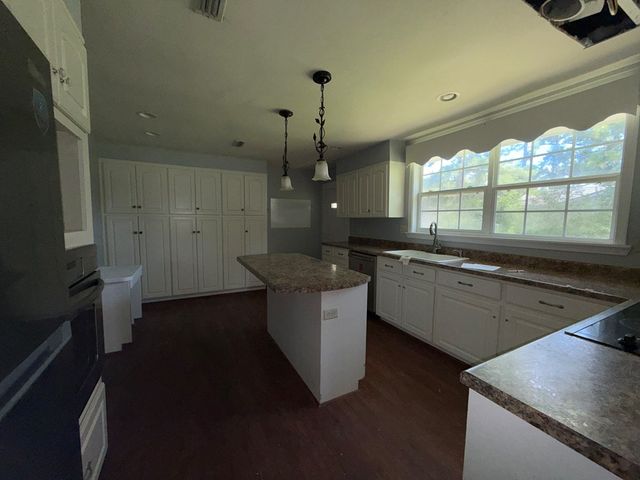 282 Central St., Dothan, AL 36301