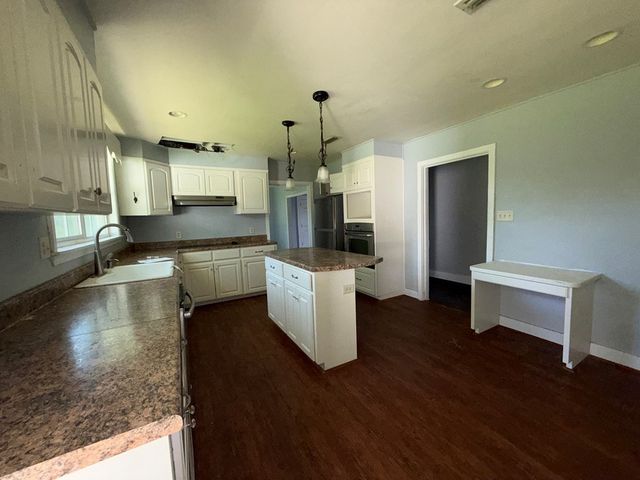 282 Central St., Dothan, AL 36301