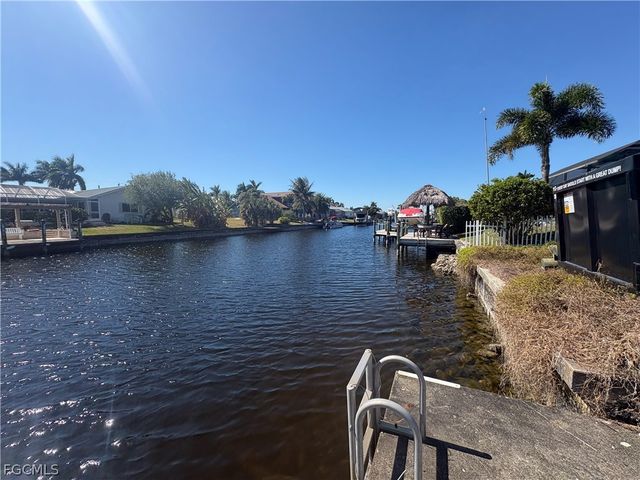 1930 SE 37th ST, Cape Coral, FL 33904