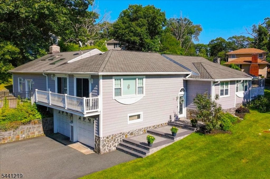 66 Minnisink Rd, Jefferson Twp., NJ 07849 — exterior