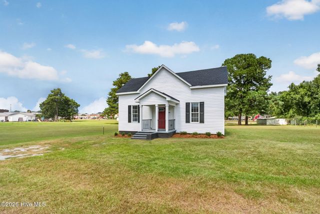 305 E Harnett Street, Benson, NC 27504