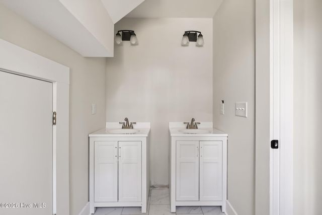 305 E Harnett Street, Benson, NC 27504
