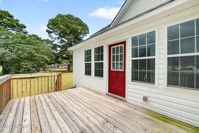 305 E Harnett Street, Benson, NC 27504