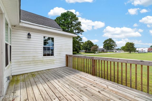 305 E Harnett Street, Benson, NC 27504