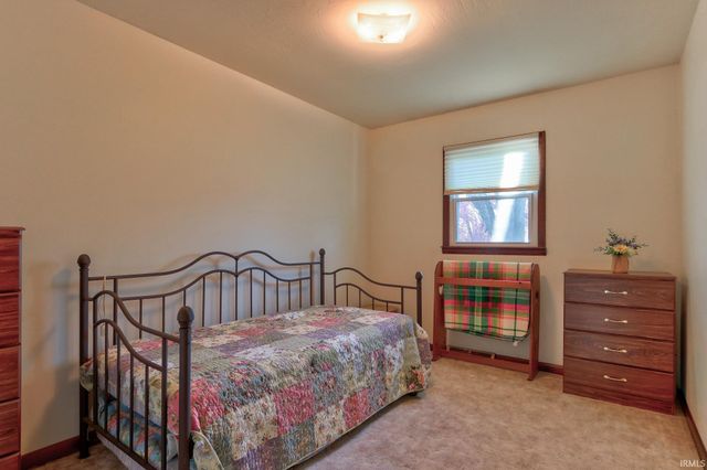 2423 Luigs Road, Wadesville, IN 47638