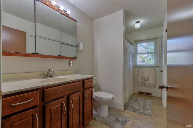2423 Luigs Road, Wadesville, IN 47638