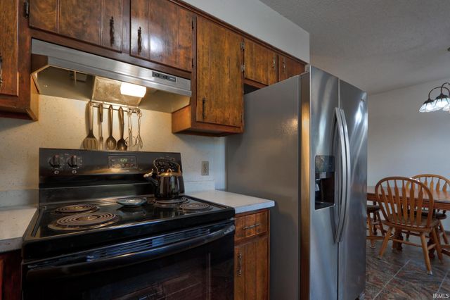 2423 Luigs Road, Wadesville, IN 47638