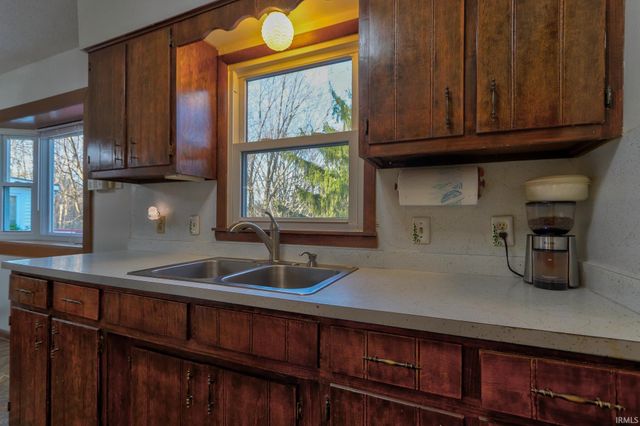 2423 Luigs Road, Wadesville, IN 47638