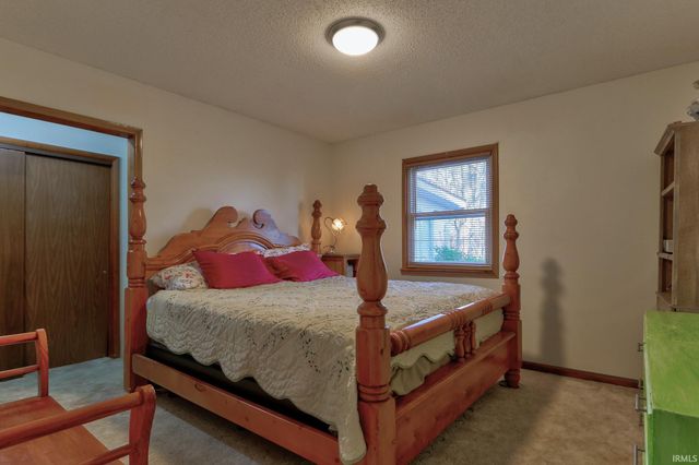 2423 Luigs Road, Wadesville, IN 47638