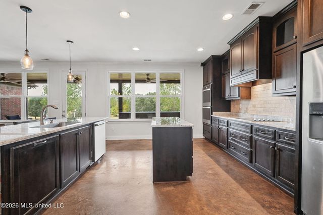 4298 Glynn Valley East Road, Byhalia, MS 38611