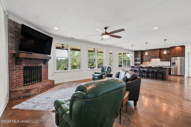 4298 Glynn Valley East Road, Byhalia, MS 38611