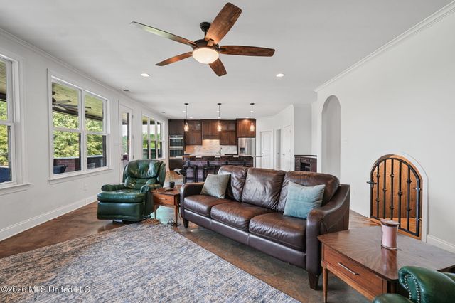4298 Glynn Valley East Road, Byhalia, MS 38611