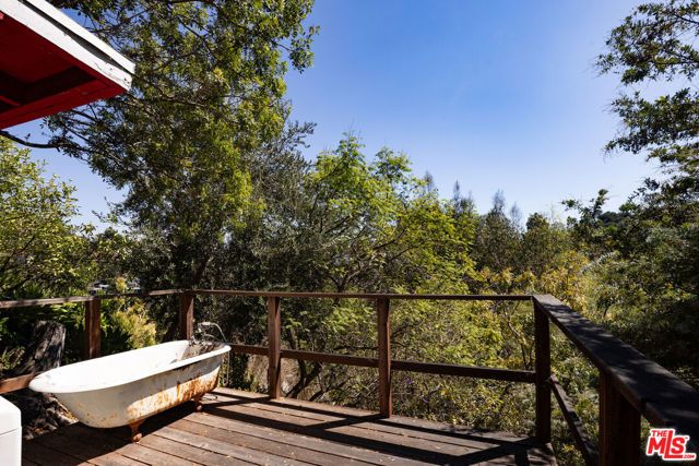 1856 Jewett Drive, Los Angeles, CA 90046