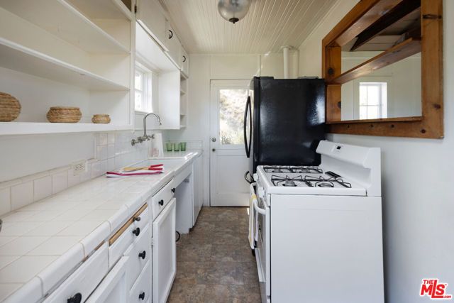 1856 Jewett Drive, Los Angeles, CA 90046