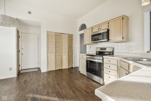 7648 Madden Lane, Fishers, IN 46038