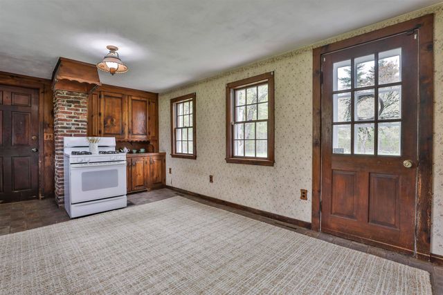1 Featherbed Lane, Derry, NH 03038