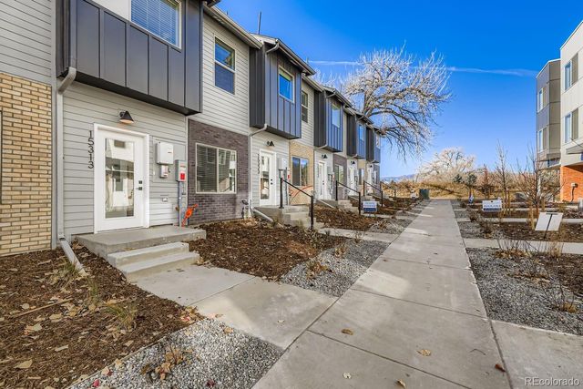 15313 W 69th Avenue, Arvada, CO 80007