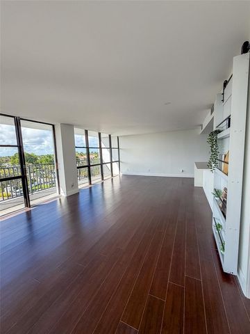 1000 Parkview Dr 531, Hallandale Beach, FL 33009
