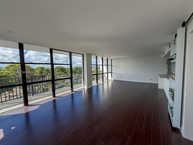 1000 Parkview Dr 531, Hallandale Beach, FL 33009