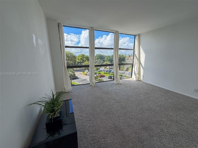 1000 Parkview Dr 531, Hallandale Beach, FL 33009