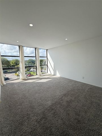 1000 Parkview Dr 531, Hallandale Beach, FL 33009