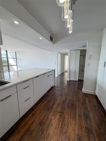 1000 Parkview Dr 531, Hallandale Beach, FL 33009