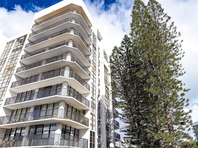 1000 Parkview Dr 531, Hallandale Beach, FL 33009