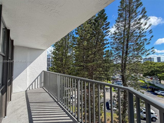 1000 Parkview Dr 531, Hallandale Beach, FL 33009