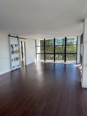 1000 Parkview Dr 531, Hallandale Beach, FL 33009