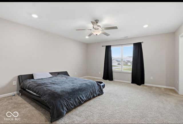 1126 Creek Way Lane, Greenwood, IN 46143