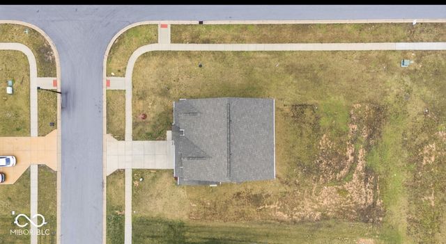 1126 Creek Way Lane, Greenwood, IN 46143