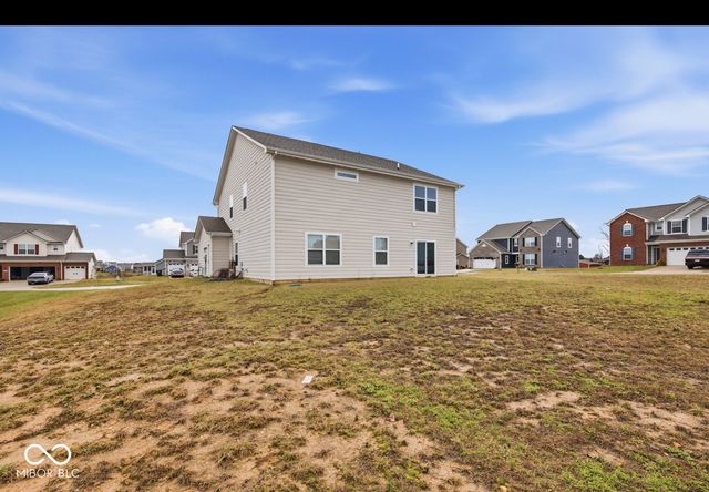 1126 Creek Way Lane, Greenwood, IN 46143