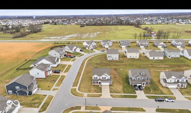 1126 Creek Way Lane, Greenwood, IN 46143