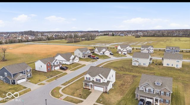 1126 Creek Way Lane, Greenwood, IN 46143