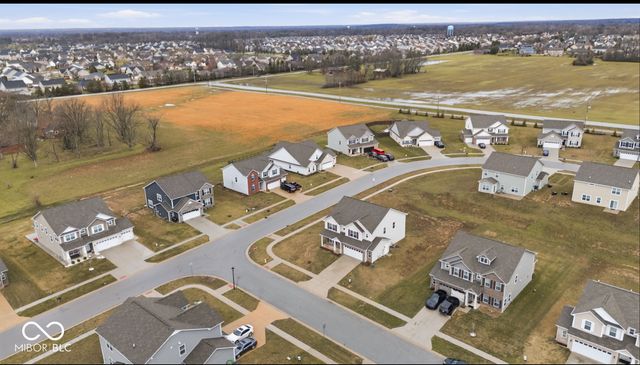 1126 Creek Way Lane, Greenwood, IN 46143