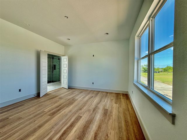 216 SW 13th Street, Mineral Wells, TX 76067