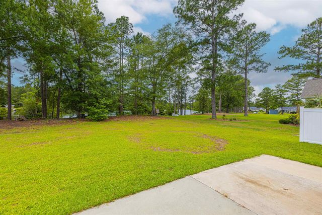 305 Long Meadow Dr., Loris, SC 29569
