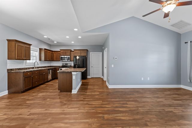 305 Long Meadow Dr., Loris, SC 29569