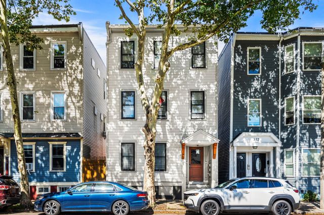310 Chelsea St, Boston, MA 02128