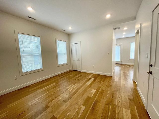 310 Chelsea St, Boston, MA 02128
