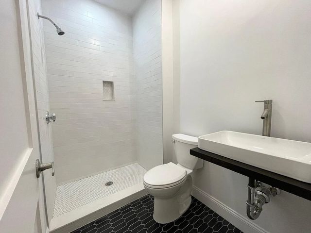 310 Chelsea St, Boston, MA 02128