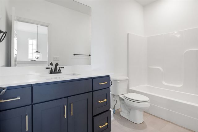 5000 SW Bedford Road, Bentonville, AR 72713