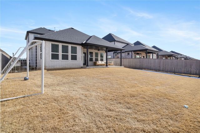 5000 SW Bedford Road, Bentonville, AR 72713