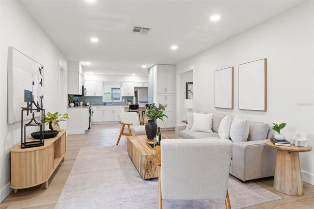 2210 TANGLEWOOD WAY, Brandon, FL 33511