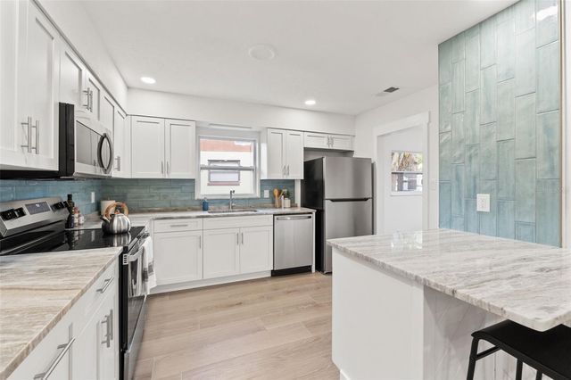 2210 TANGLEWOOD WAY, Brandon, FL 33511